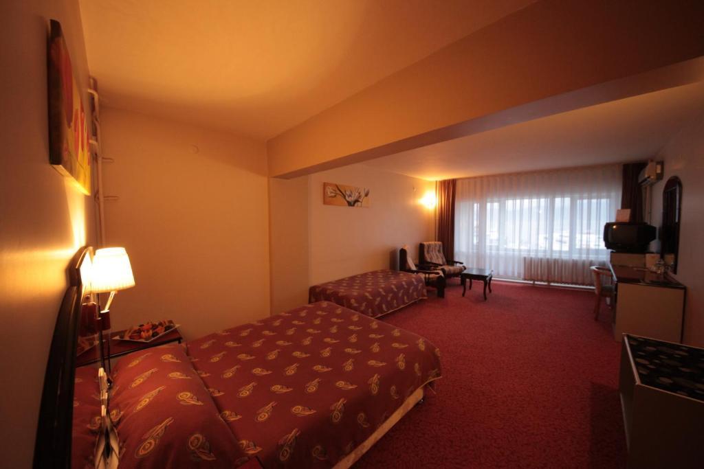 Hotel Eken Бандирма Номер фото